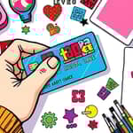 Consulta si puedes personalizar tu tarjeta con diseños únicos